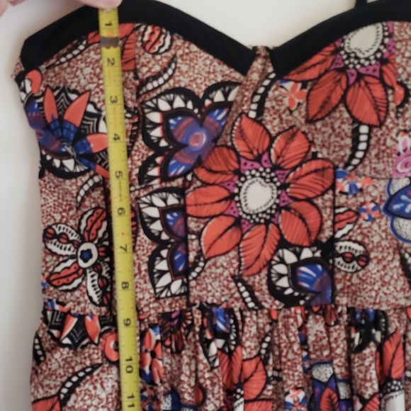 Dress w/pockets - Picture 8 of 8